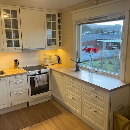 Cozy With A Fireplace, Well Connected To Bus, Quiet And View Over The Fjord Apartment Trondheim