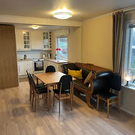 Cozy With A Fireplace, Well Connected To Bus, Quiet And View Over The Fjord Trondheim