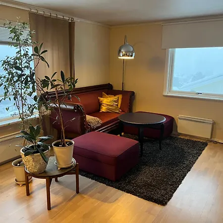 Apartment Cozy With A Fireplace, Well Connected To Bus, Quiet And View Over The Fjord