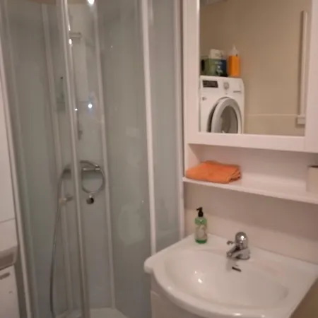 Cozy With A Fireplace, Well Connected To Bus, Quiet And View Over The Fjord