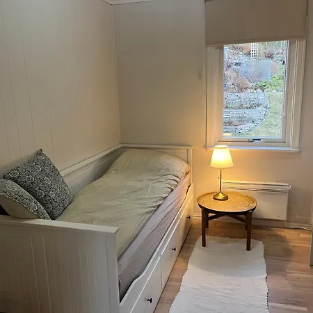Cozy With A Fireplace, Well Connected To Bus, Quiet And View Over The Fjord