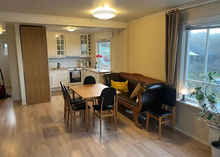 Cozy With A Fireplace, Well Connected To Bus, Quiet And View Over The Fjord Trondheim