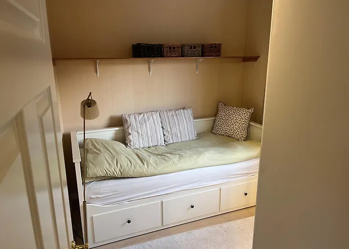 Cozy With A Fireplace, Well Connected To Bus, Quiet And View Over The Fjord Apartamento *