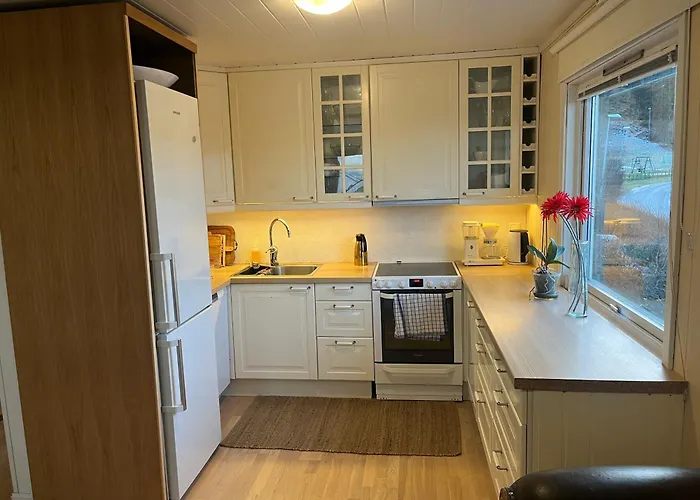 Cozy With A Fireplace, Well Connected To Bus, Quiet And View Over The Fjord Trondheim
